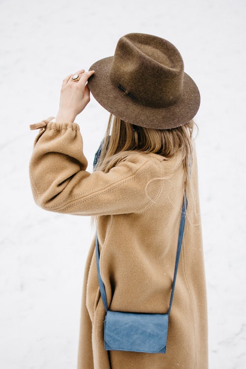 jesenné fotografické nápady pre instagram - dievča v klobúku